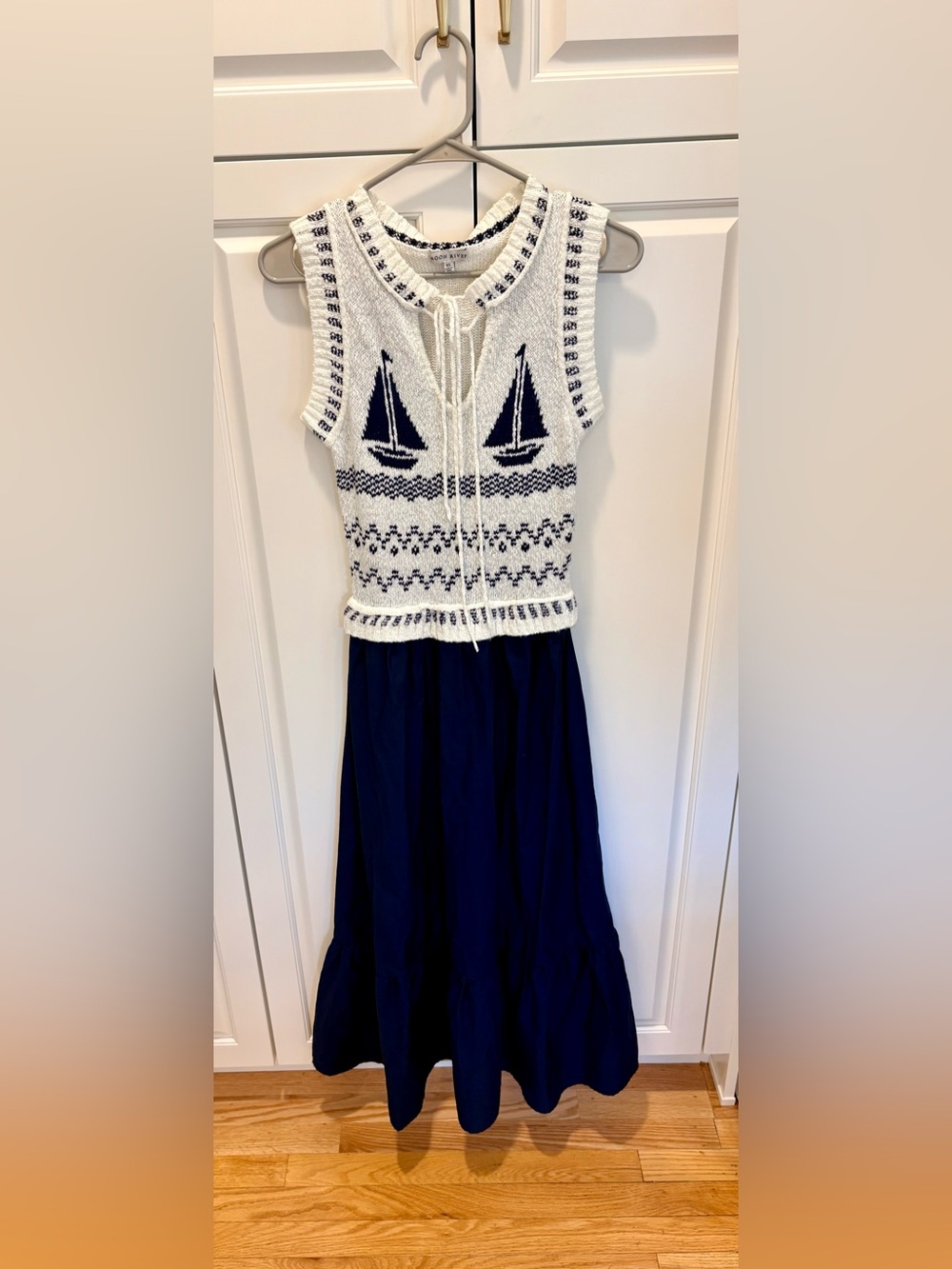 MOON RIVER Sailboat Knit Bodice Tiered Midi Dress Navy White Tuckernuck Sz XS